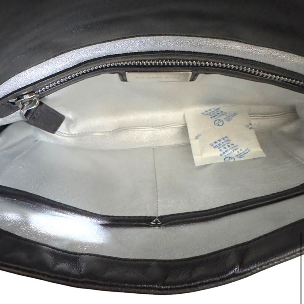2010 Lambskin MK flap bag with lucite chains. Extremely rare in black - Picture 6 of 7